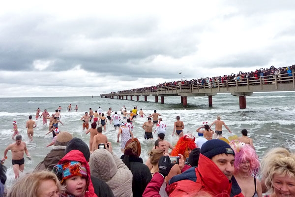 Anbaden - Eröffnung der Badesaison in Prerow